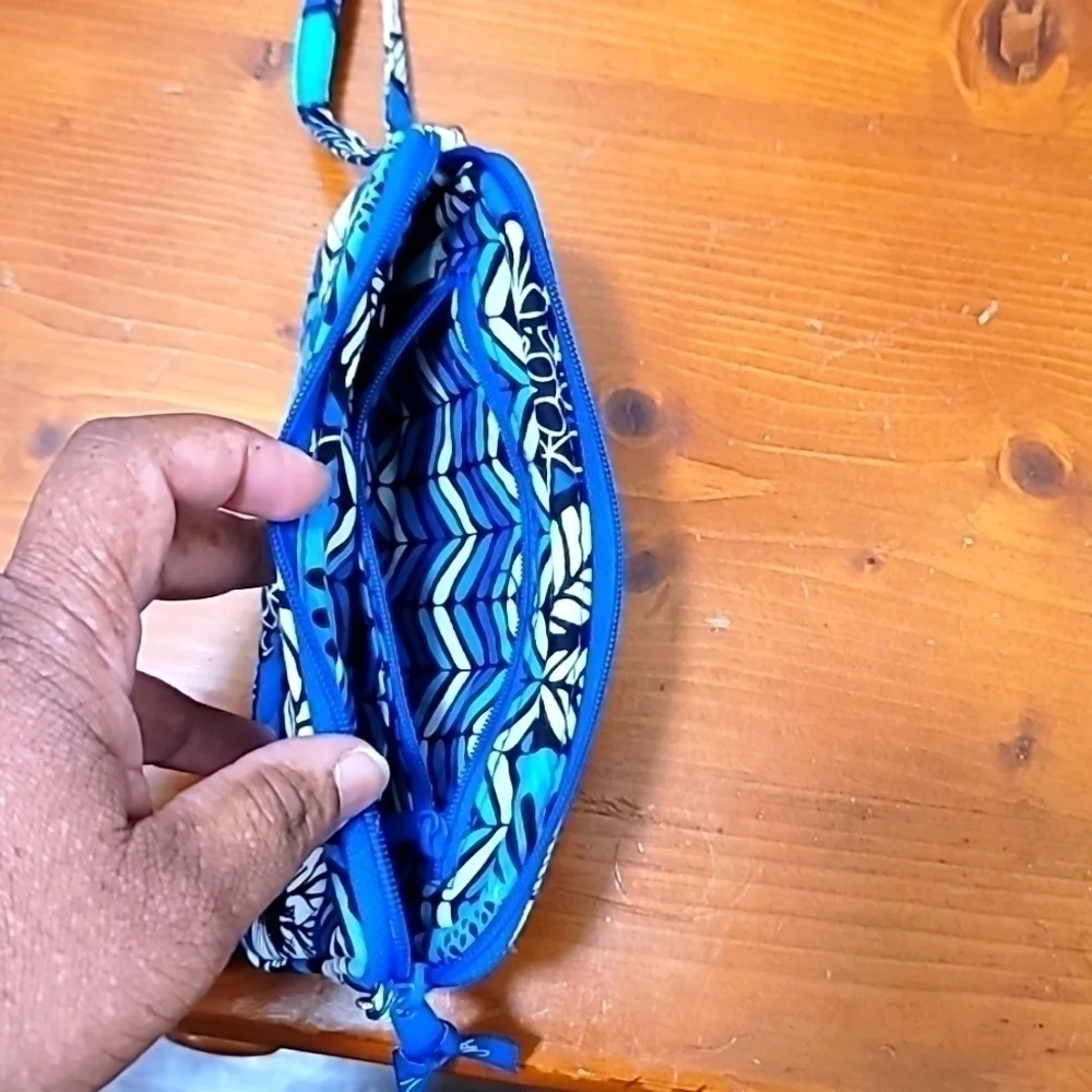 Vera Bradley Wristlet Wallet‎ Womens Small Blue Floral Chevron Quilted Cotton
